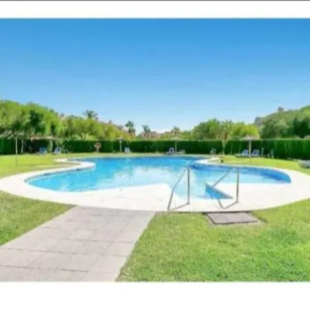 Jacqueline In San Roque Holiday home *